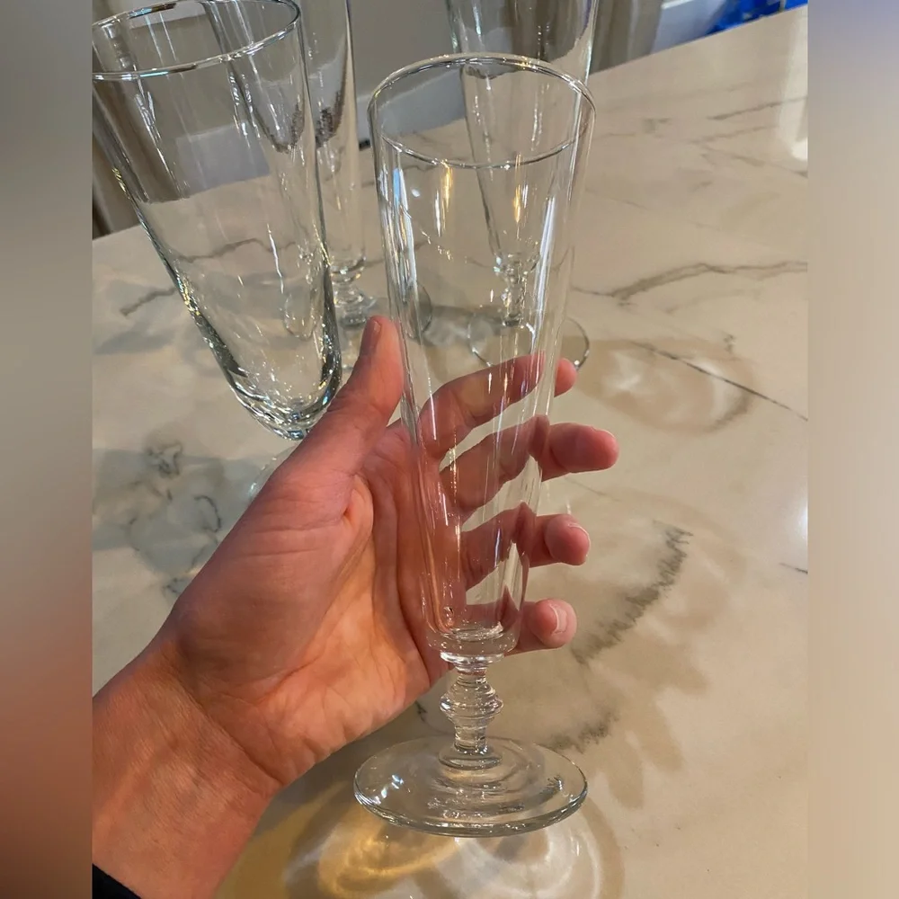 Bundle of 4 Clear Glass Pilsner Beer Glasses with short Stems 2 Styles